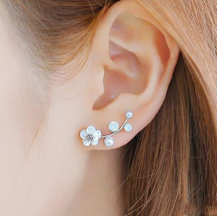 Pearl flower stud earrings