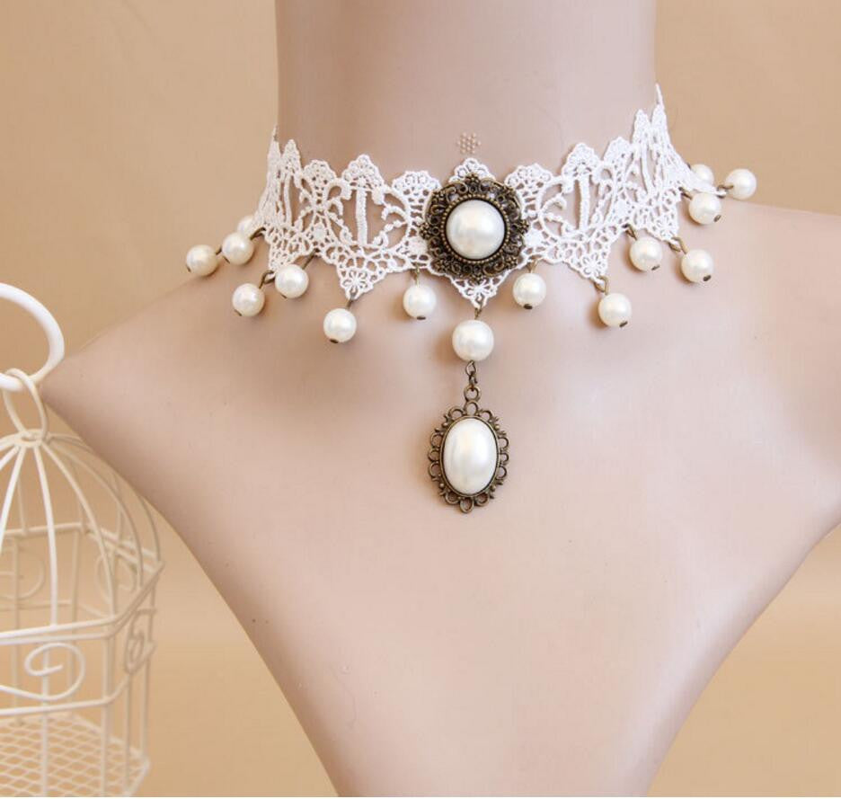 Vintage Pearl Choker Necklace with Imitation Pearls