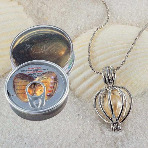 5 sets of pearls in oysters with pendants