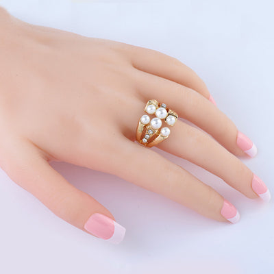 6 Pearl ring