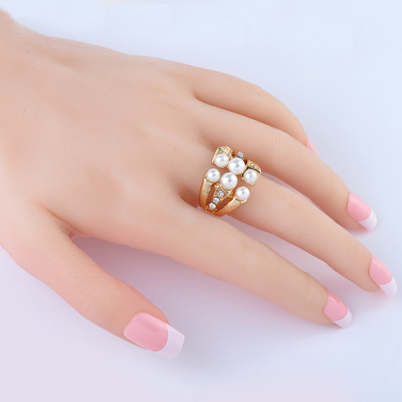 6 Pearl ring