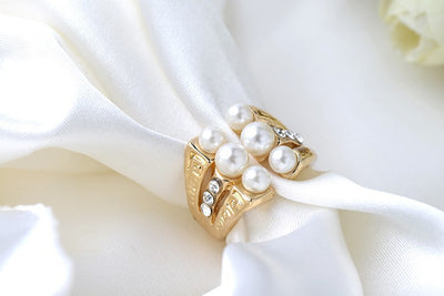 6 Pearl ring