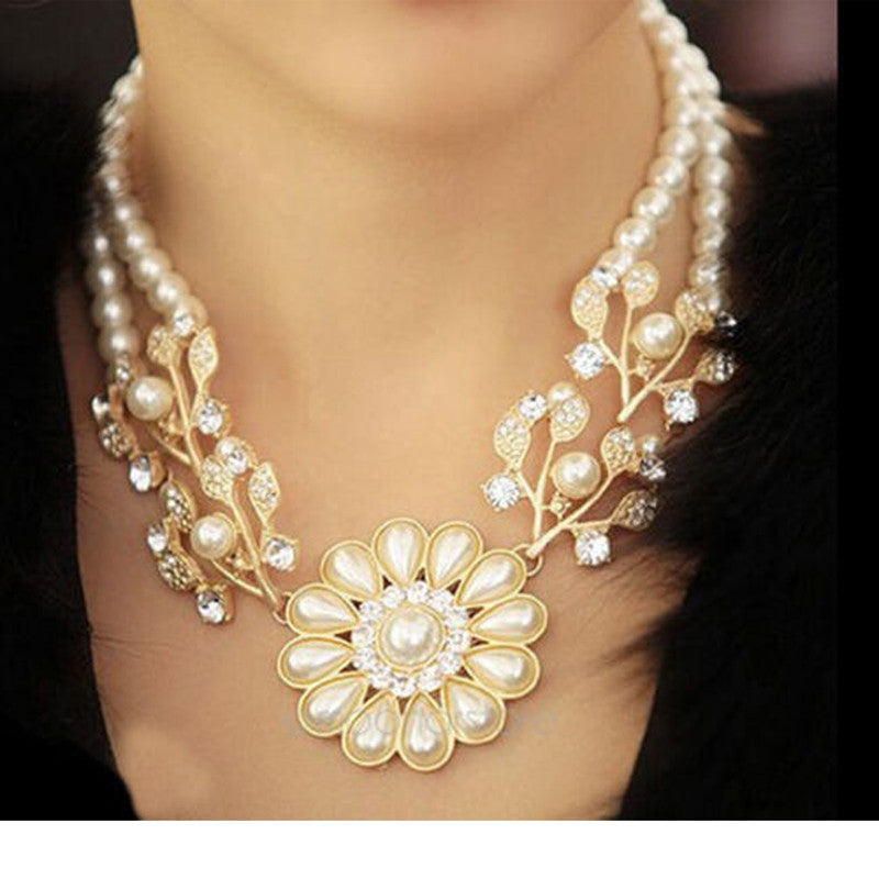 Faux pearl choker necklace